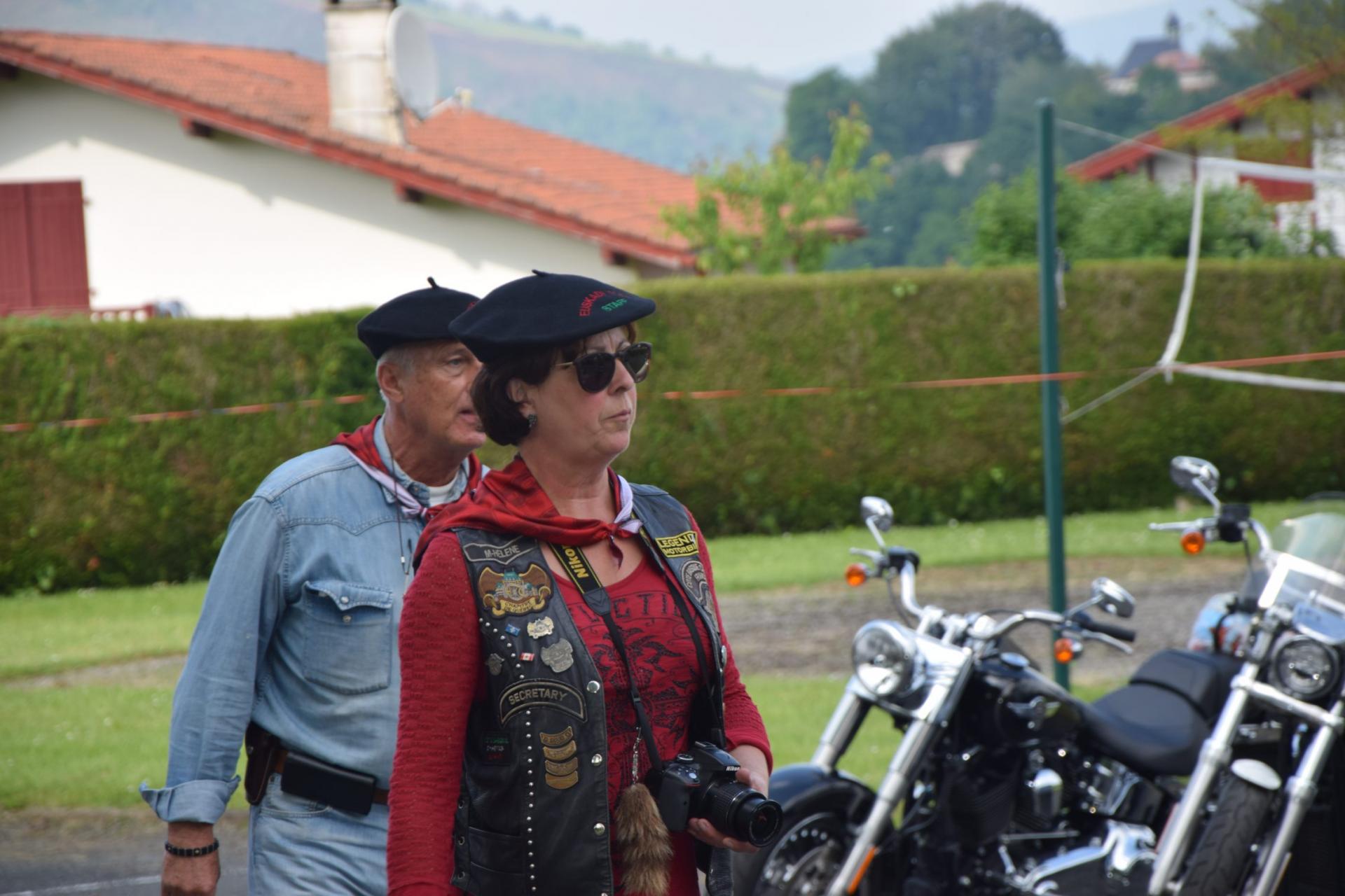 Marie Hélène accueille les bikers