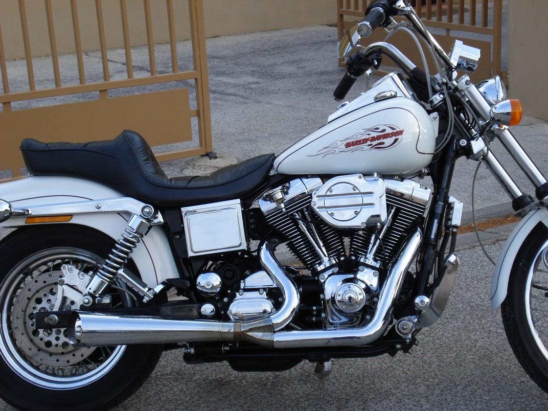 A vendre harley davidson 1450 dyna wide glide fxdwg