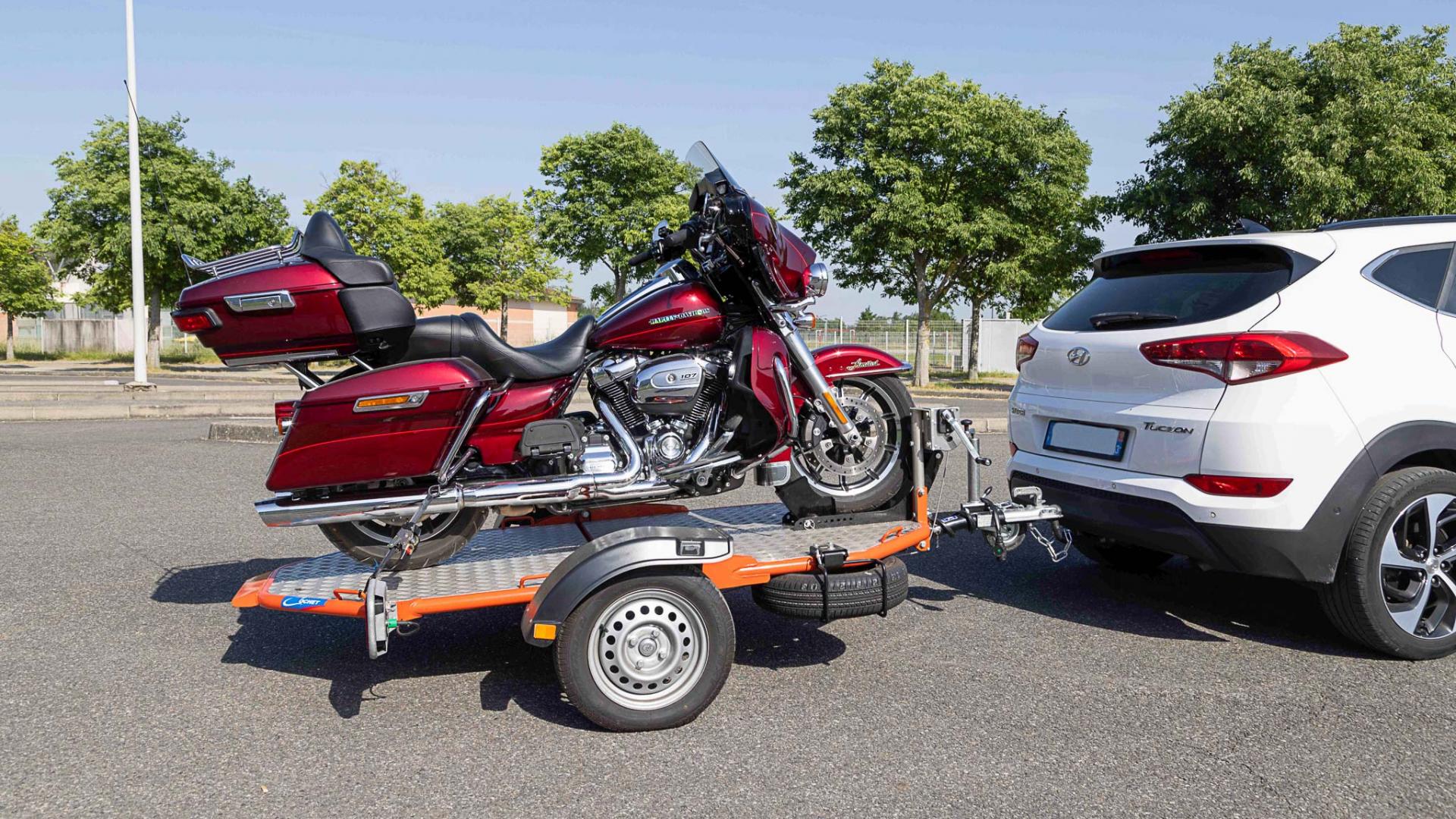 A louer remorque moto abaissante et pliante