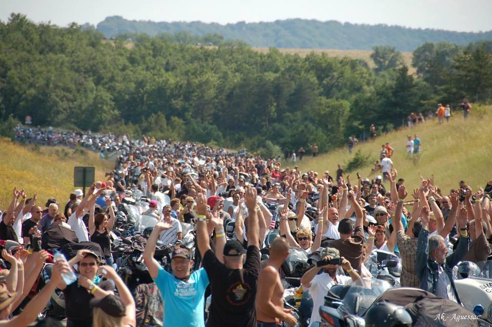 Les motards du viaduc